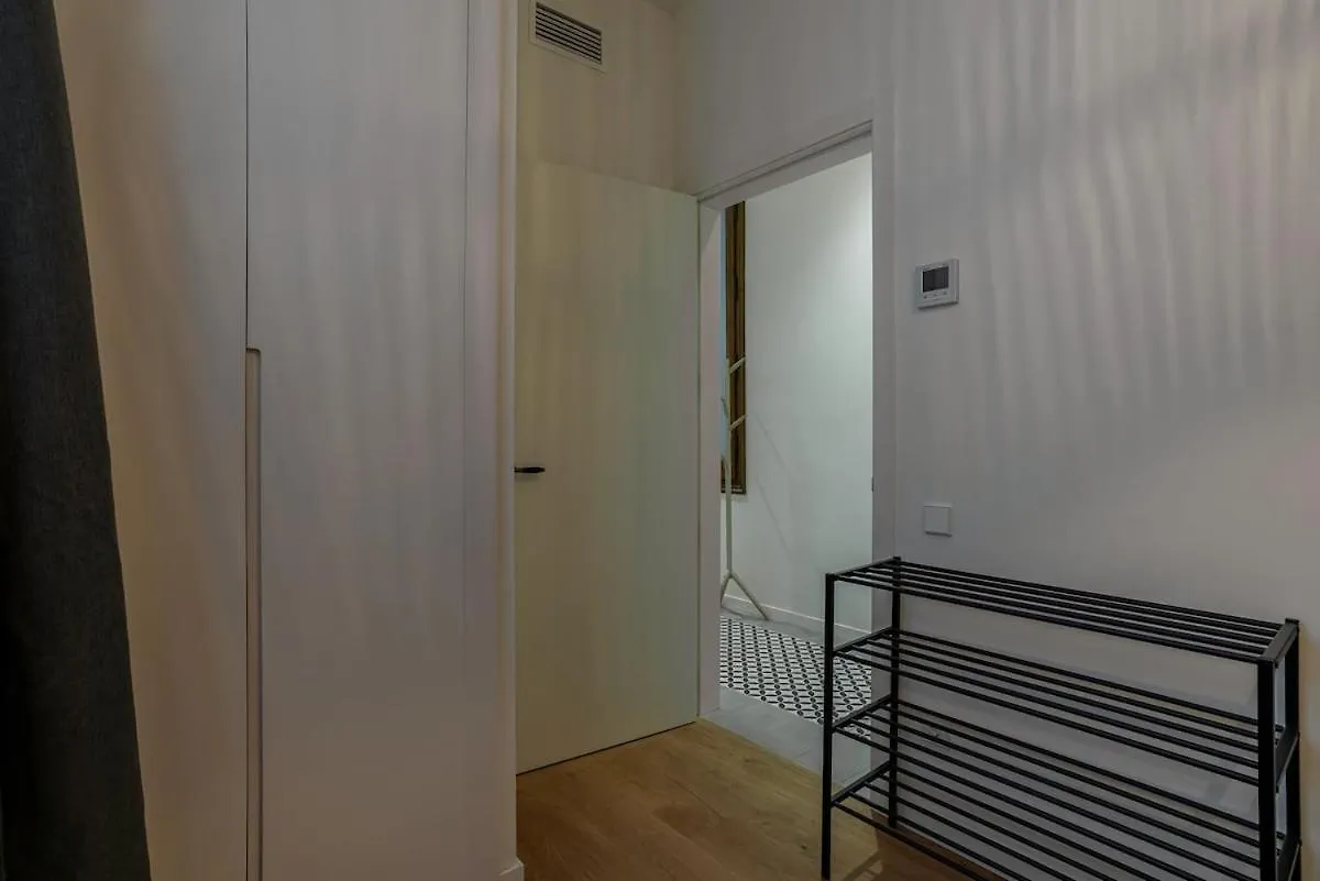 アパート Canela Homes Midterm Casp Gym&Pool バルセロナ スペイン